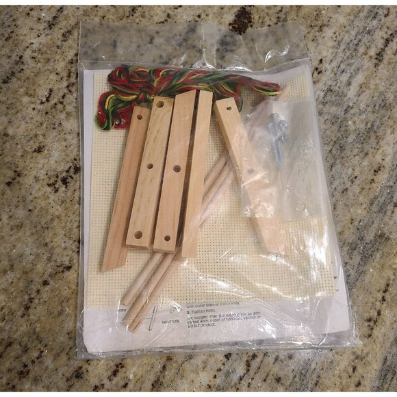 Hobby Kraft-Authentic Tiny Cross Stitch Wood Quilt Rack Christmas # 6071. Noel - Picture 6 of 7